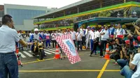 Main dealer Honda wilayah Jawa Timur dan NTT kepada Persebaya Surabaya adalah memberikan pelatihan keselamatan berkendara kepada Bonek.