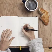 Ilustrasi Menulis Credit: pexels.com/Meica