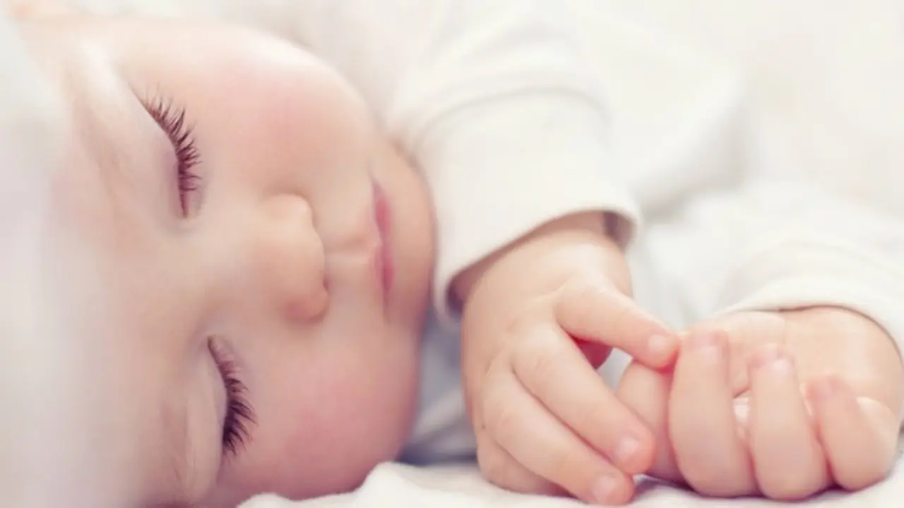 Tidurkan Bayi Cukup dengan Suara Hair Dryer?