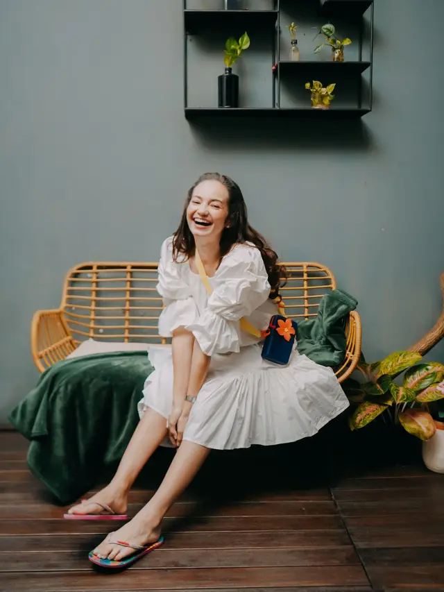 Intip OOTD Kasual Nan Menawan Enzy Storia Untuk Referensi Liburan-Mu