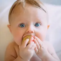 Ilustrasi bayi. Sumber foto: unsplash.com/Colin Maynard.