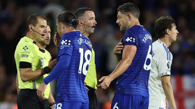 Foto: Handball Kontroversial Coreng Debut Jack Grealish bareng Everton di Liga Inggris
