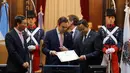 Gubernur DKI Jakarta Anies Baswedan diangkat menjadi Tamu Kehormatan (Guest of Honour) oleh Parlemen Kota Otonom Buenos Aires, Argentina. Dari peserta Urban 20 hanya tiga orang yang diangkat sebagai Tamu Kehormatan. (Liputan6.com/Pool/Pemprov DKI Jakarta)