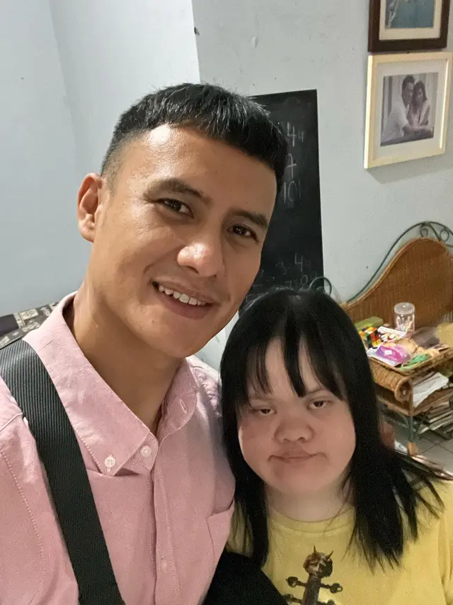 7 Potret Kebersamaan Choky Sitohang dan Adik Bungsunya yang Jarang Tersorot