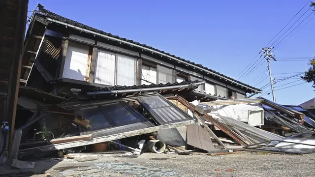 Gempa Besar di Jepang Picu Tsunami