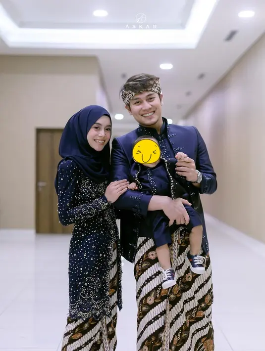 Mereka tampak tak malu-malu lagi mengumbar potret kemesraan sembari merawat buah hati. (Liputan6.com/IG/@lestykejora).