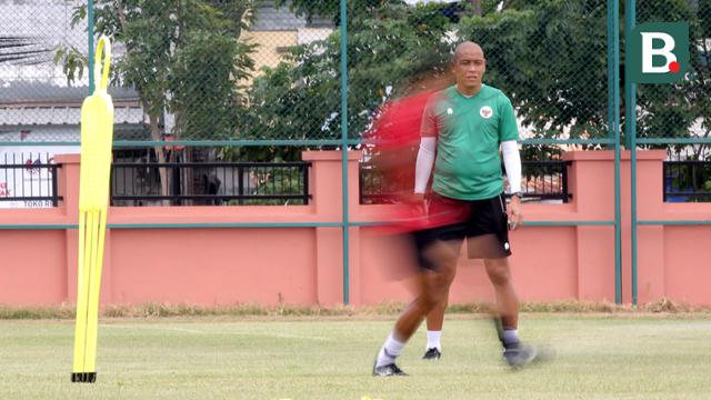 Asisten Pelatih Timnas Indonesia U-20 Nova Arianto