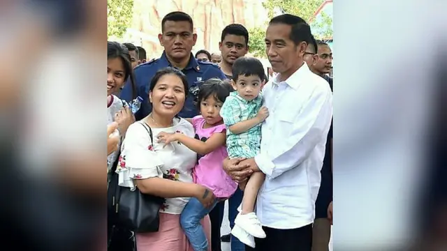 Di tengah acara ngabuburit tersebut, Jokowi tak lupa menyapa masyarakat yang juga berwisata di Dufan.