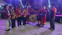 Kepala Bidang Kebudayaan Disdikbud Kukar, Puji Utomo saat membuka Festival Kesenian Gandrung Kukar tahun 2023 (Istimewa).