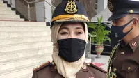 Kepala Kejati Riau Dr Mia Amiati menyebut dugaan jaksa peras tersangka dihembuskan pihak tak  bertanggungjawab. (Liputan6.com/M Syukur)