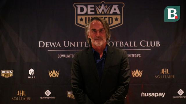 Konferensi Pers Perkenalan Pelatih Baru Dewa United Jan Olde Riekerink untuk BRI Liga 1 2022/2023