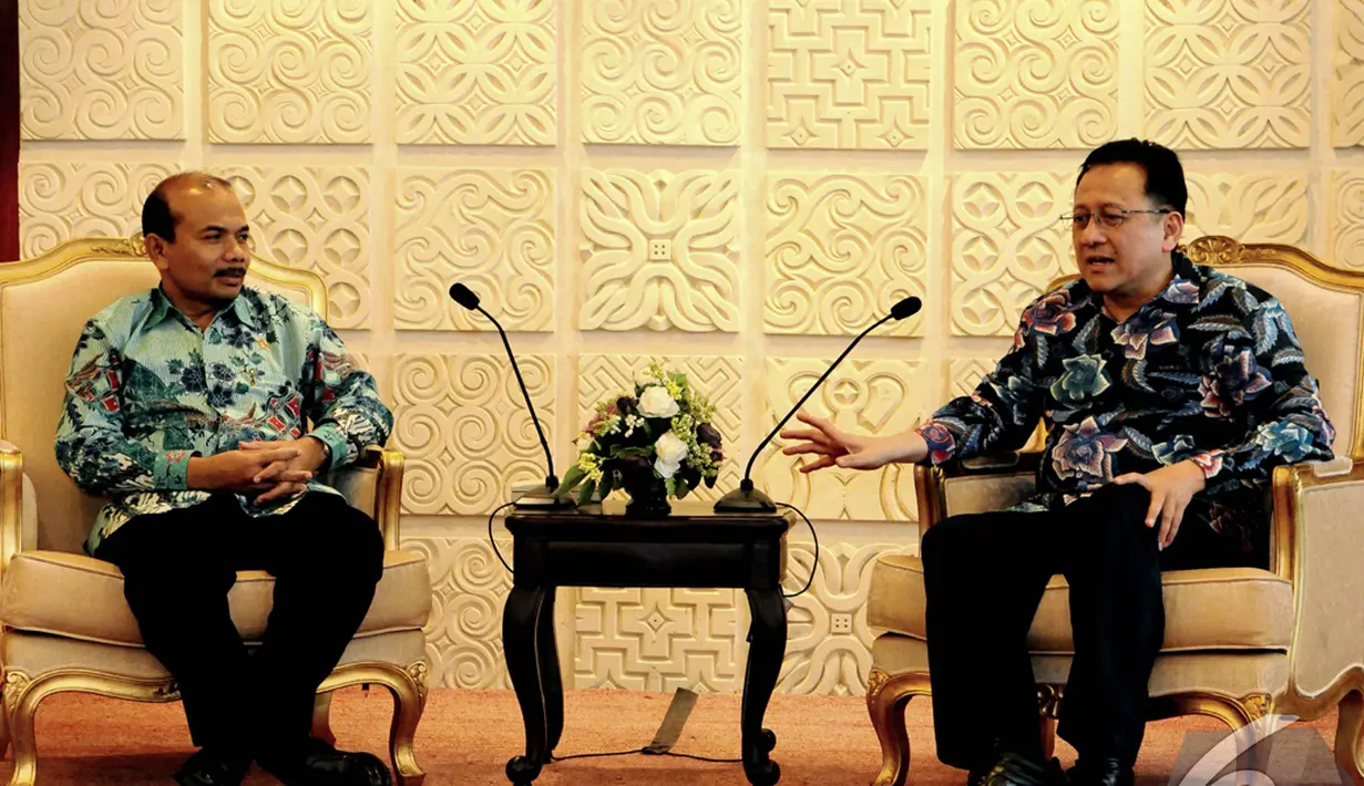 Kepala Bappenas Andrinof Chaniago temui  Ketua DPD RI Irman Gusman di  Jakarta, Kamis (6/11/2014) (Liputan6.com/Andrian M Tunay) 