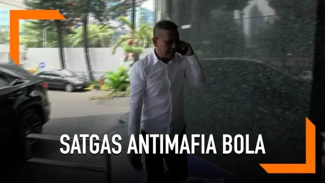 Satgas Antimafia Bola memeriksa eks Dirut PT Liga Indonesia Baru (LIB) Berlinton Siahaan. Berlinton diperiksa sebagai saksi kasus dugaan pengaturan skor.