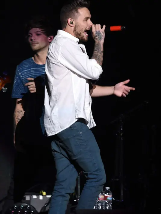 Dengan kejadian ini, kabarnya Liam tak takut dengan berlebihan. Saat ini Liam tengah menunggu kelahiran anak pertamanya bersama sang kekasih, Cheryl. Diketahui keduanya pun memiliki perbedaan usia yang cukup jauh. (AFP/Bintang.com)