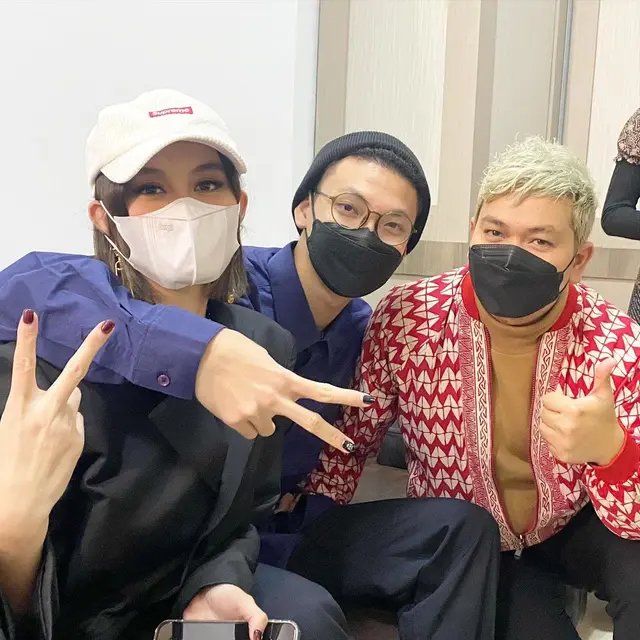 Agnez Mo, Adam Rosyadi dan Indra Bekti