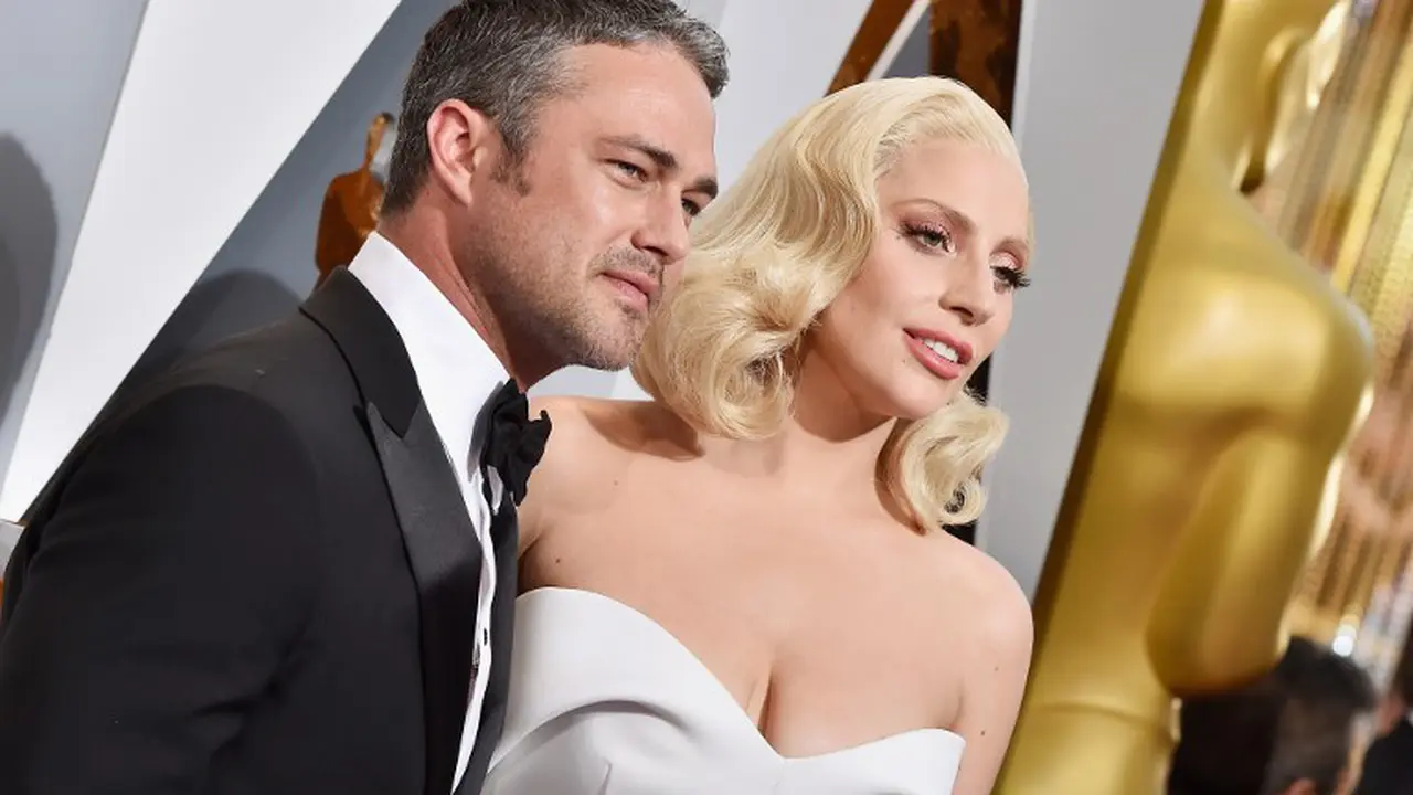 Lady Gaga dan Taylor Kinner (AFP/Bintang.com)