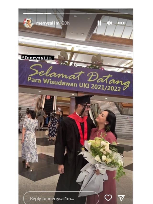 6 Momen Ferry Salim Jalani Wisuda di Usia 56 Tahun, Raih Gelar Sarjana Hukum