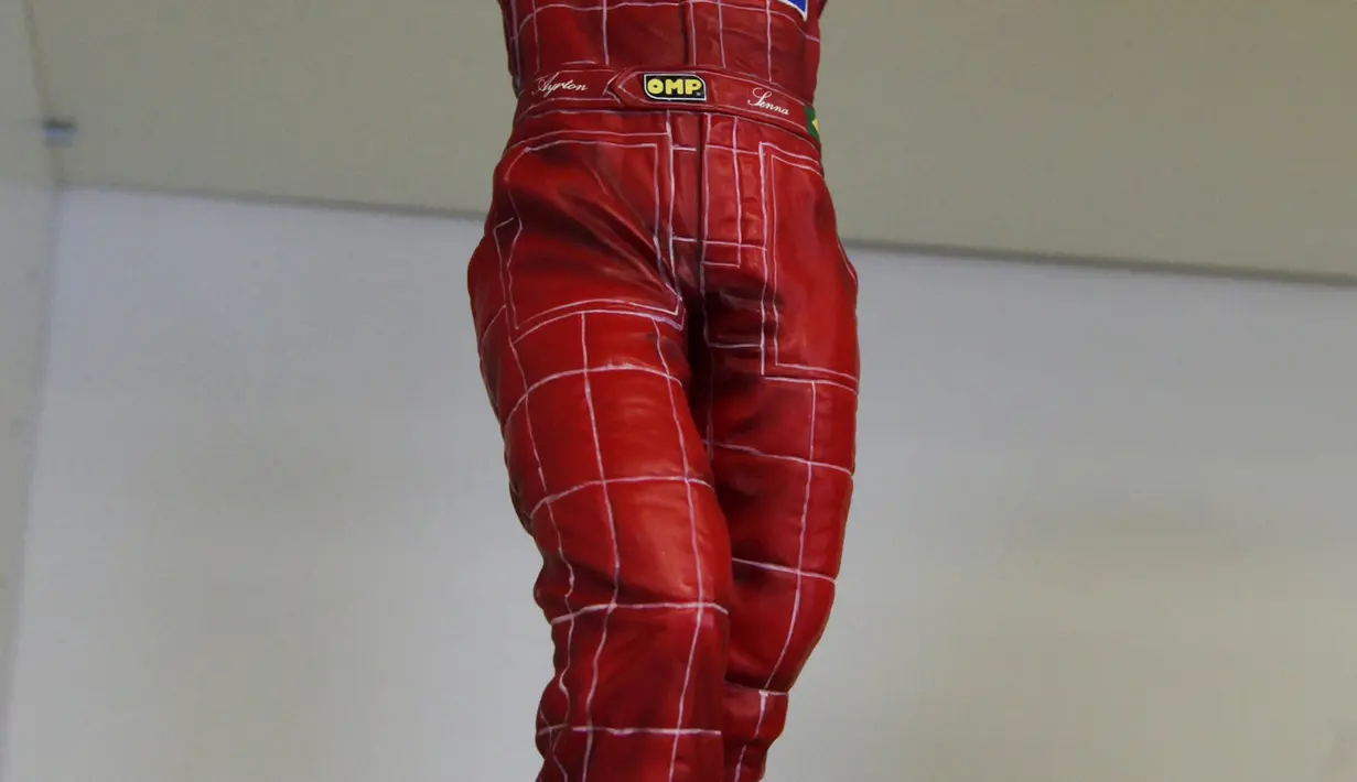 Senna terkenal dengan kehebatannnya dalam mengemudikan mobil Formula 1 di sirkuit basah. Senna sering dijuluki sebagai The Rain Man, Sao Paolo, Kamis (10/04/2014) (Reuters/Paulo Whitaker)