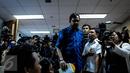 Ketua Kontras, Haris Azhar sebagai pemohon hadir dalam sidang putusan di ruang komisioner Komisi Informasi Publik (KIP) di Jakarta, Senin (10/10). Sebelum, sidang putusan tewasnya Munir telah berlangsung sebanyak enam kali. (Liputan6.com/Faizal Fanani)