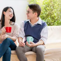 ilustrasi pasangan suami-istri yang sedang berbincang/copyright freepik.com/Lifestylememory