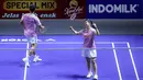<p>Pebulu tangkis ganda campuran Indonesia, Felisha Alberta Pasaribu/Jafar Hidayatullah merayakan kemenangan atas pasangan Malaysia, Wong Tien Ci/Lim Chiew Sien dalam laga 32 besar Indonesia Open 2025 di Istora Senayan, Jakarta, Selasa (03/06/2025). (Bola.com/Bagaskara Lazuardi)</p>