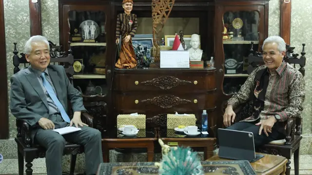Duta Besar Korea Selatan (Dubes Korsel) bertemu dengan Gubernur Jawa Tengah Ganjar Pranowo. Sejumlah rencana kerja sama dijajaki dalam pertemuan tersebut. (Istimewa)