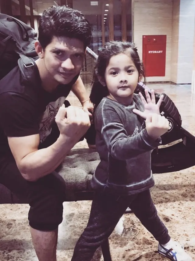 Momen Manis Iko Uwais dengan Putrinya