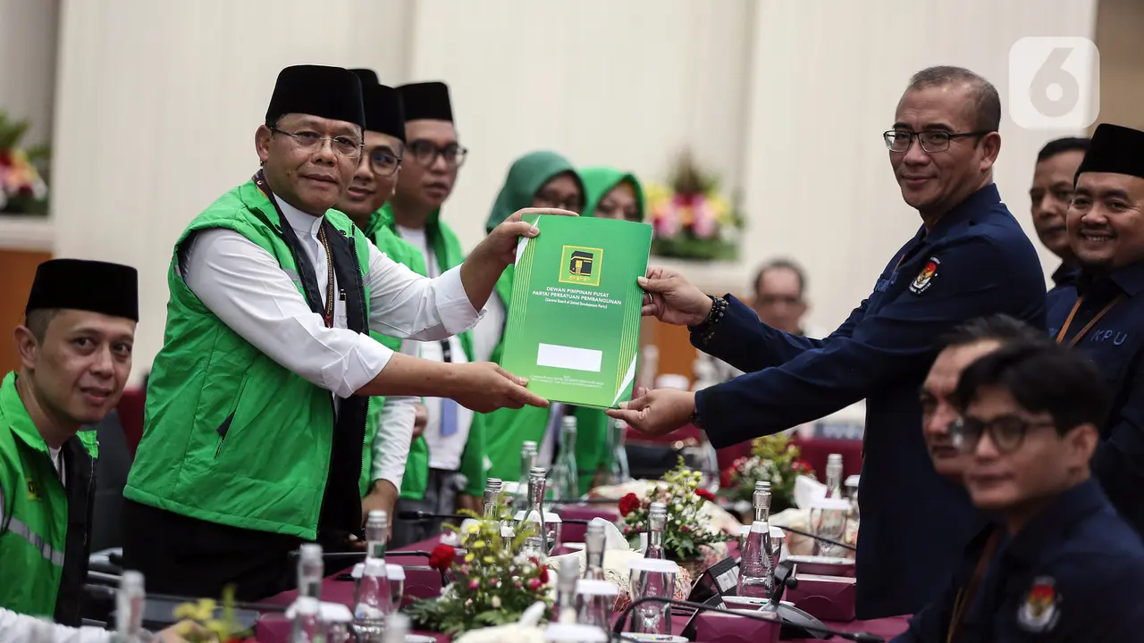 Naik Sepeda Listrik, Mardiono Pimpin Rombongan Daftar Bakal Caleg PPP ke KPU