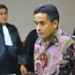 Dasep Ahmadi saat menjalani Sidang Vonis di di Pengadilan Tipikor Jakarta, Senin (14/3/2016). Dasep Ahmadi, dihukum 7 tahun penjara dan denda Rp 200 juta, subsider 3 bulan kurungan.  (Liputan6.com/Faisal R Syam)