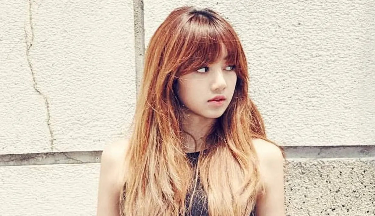 Pesona Lisa Black Pink memang tak perlu diragukan. Dengan kakinya yang jenjang, membuat ia menempati posisi ke-15 di daftar The 100 Most Beautiful Faces of the World. (Foto: allkpop.com)