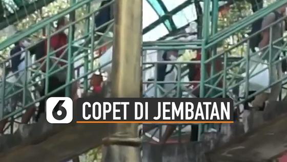 VIDEO: Viral Aksi Copet di Jembatan Penyeberangan
