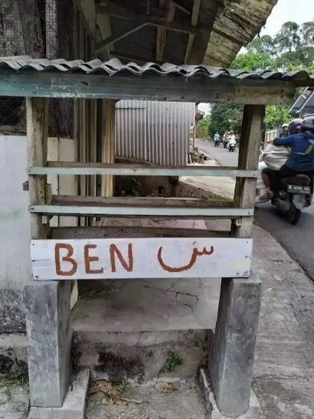 Kumpulan Potret Lucu Pedagang Bensin Eceran yang Bikin Senyum-Senyum Sendiri (ist)