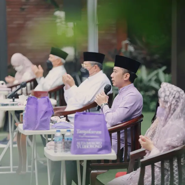 8 Momen Pengajian 4 Bulanan Kehamilan Aliya Rajasa, Berkonsep Ungu
