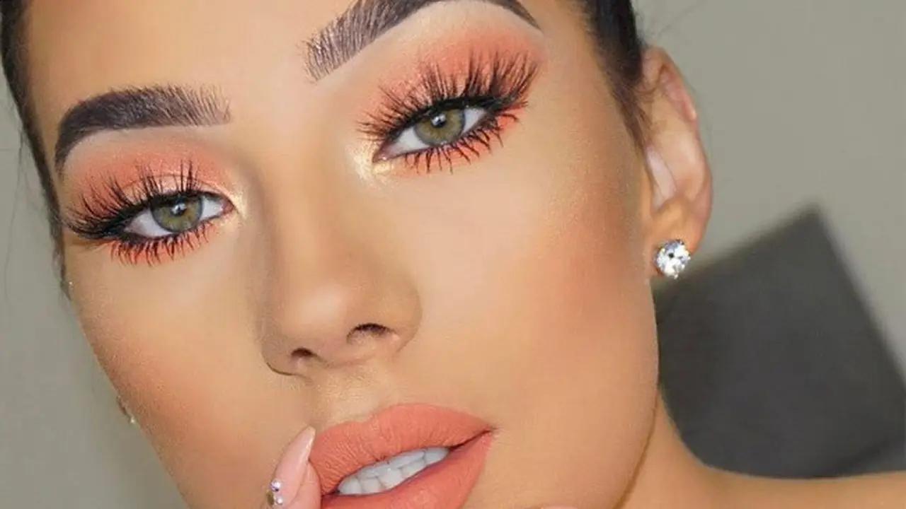 Makeup 'Halo Eye'