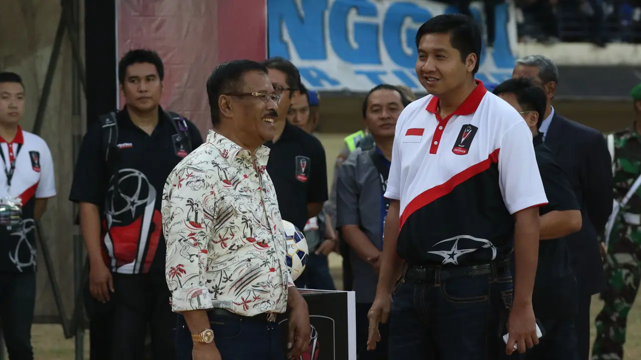 Mauarar Sirait dan Umuh Muchtar