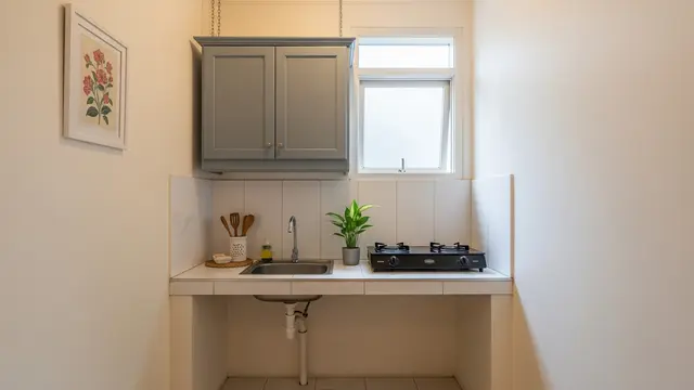 Lemari Gantung Dua Pintu untuk Dapur Mungil