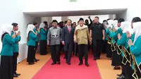 Presiden Jokowi menyambangi Universitas Islam Malang (Unisma), Malang, Jawa Timur, Kamis (29/3/2018) pagi. (Liputan6.com/Hanz Jimenez Salim)