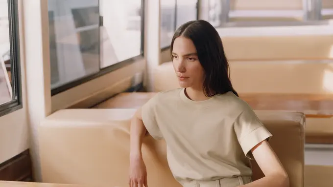 Irama Musim Seni Dinikmati UNIQLO U Lewat Koleksi Spring/Summer 2022