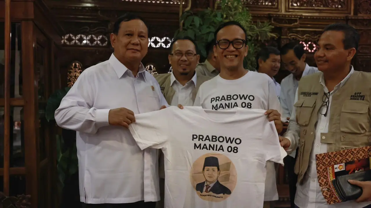 Ketua Umum Partai Gerindra Prabowo Subianto dan Prabowo Mania 08