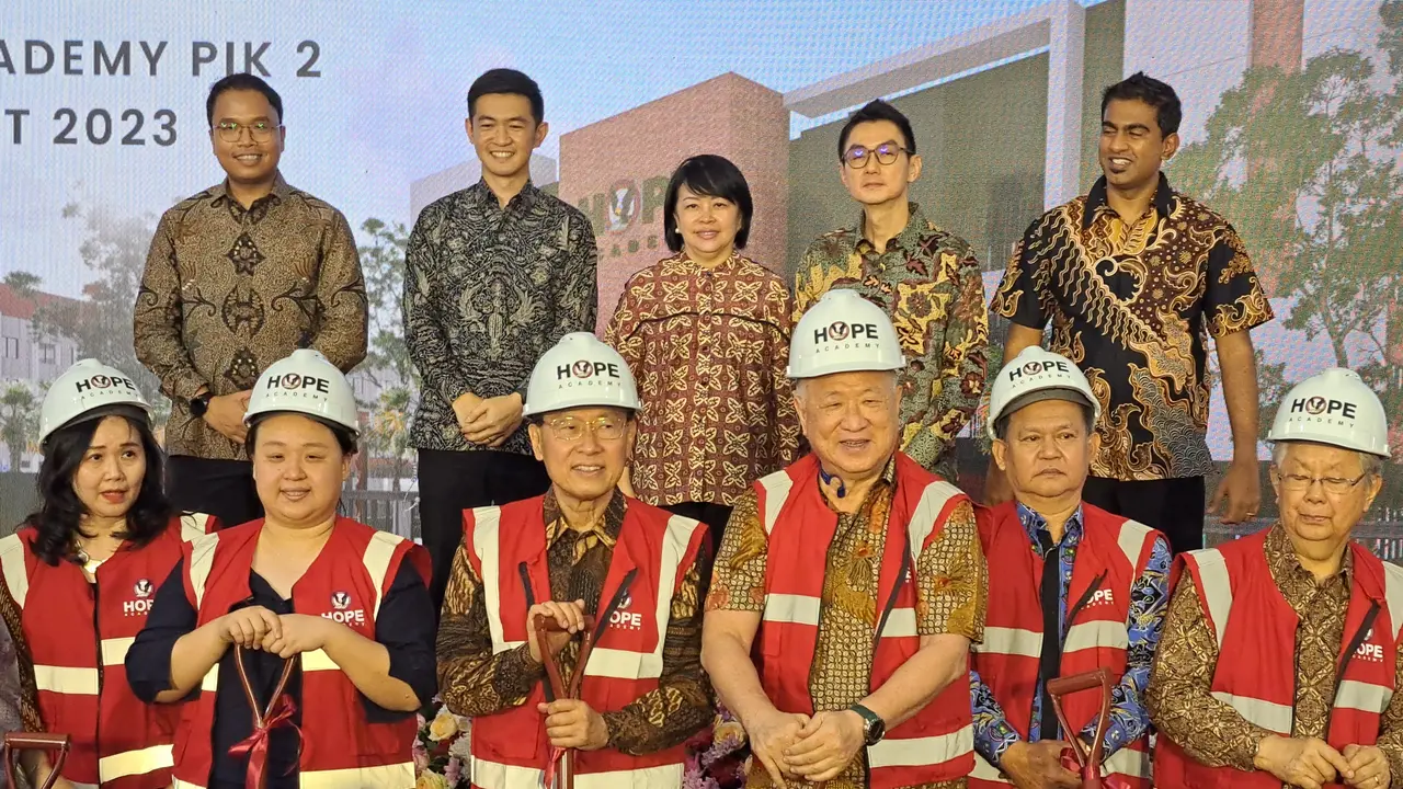 Ketika James Riyadi dan Sugianto Kusuma Kompak Hadiri Pembangunan Hope Academy di PIK 2 Tangerang