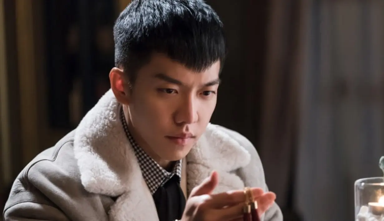 Dengan jadwalnya yang padat, tentu Lee Seung Gi merasa kelelahan. Dalam sebuah variety show, pria kelahiran 13 Januari 1987 ini mengaku ingin melarikan diri lantaran terlalu lelah. (Foto: Soompi.com)