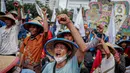 Massa aksi yang tergabung dalam Aliansi Gerakan Buruh Bersama Rakyat (Gebrak) bersama mahasiswa saat menggelar aksi unjuk rasa di kawasan Patung Kuda, Jakarta, Sabtu (21/5/2022). Aksi yang bertepatan dengan peringatan 24 tahun reformasi menyampaikan 14 tuntutan. (Liputan6.com/Faizal Fanani)