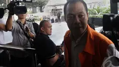 Tersangka Muchtar Ependy kembali diperiksa oleh Komisi Pemberantasan Korupsi, Jakarta, Jumat   (24/10/2014) (Liputan6.com/Johan Tallo)