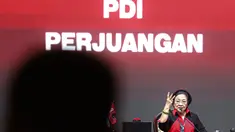 Ketua Umum PDI Perjuangan Megawati Soekarnoputri menyampaikan pidato politiknya dalam HUT ke-50 PDI Perjuangan di JIExpo, Kemayoran, Jakarta, Selasa (10/1/2023). HUT ke-50 tahun PDI Perjuangan bertemakan Genggam Tangan Persatuan Dengan Jiwa Gotong Royong dan Semangat Api Perjuangan Nan Tak Kunjung Padam. (FOTO: Dok. Istimewa)