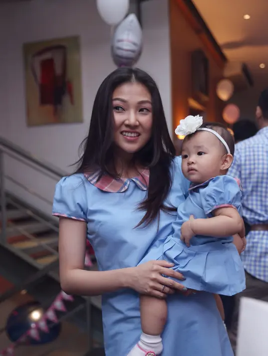 Sangat terlihat potret kebahagiaan seorang Wendah Tan dan si kecil Thalia Putri Onsu. (Andy Masela/Bintang.com)