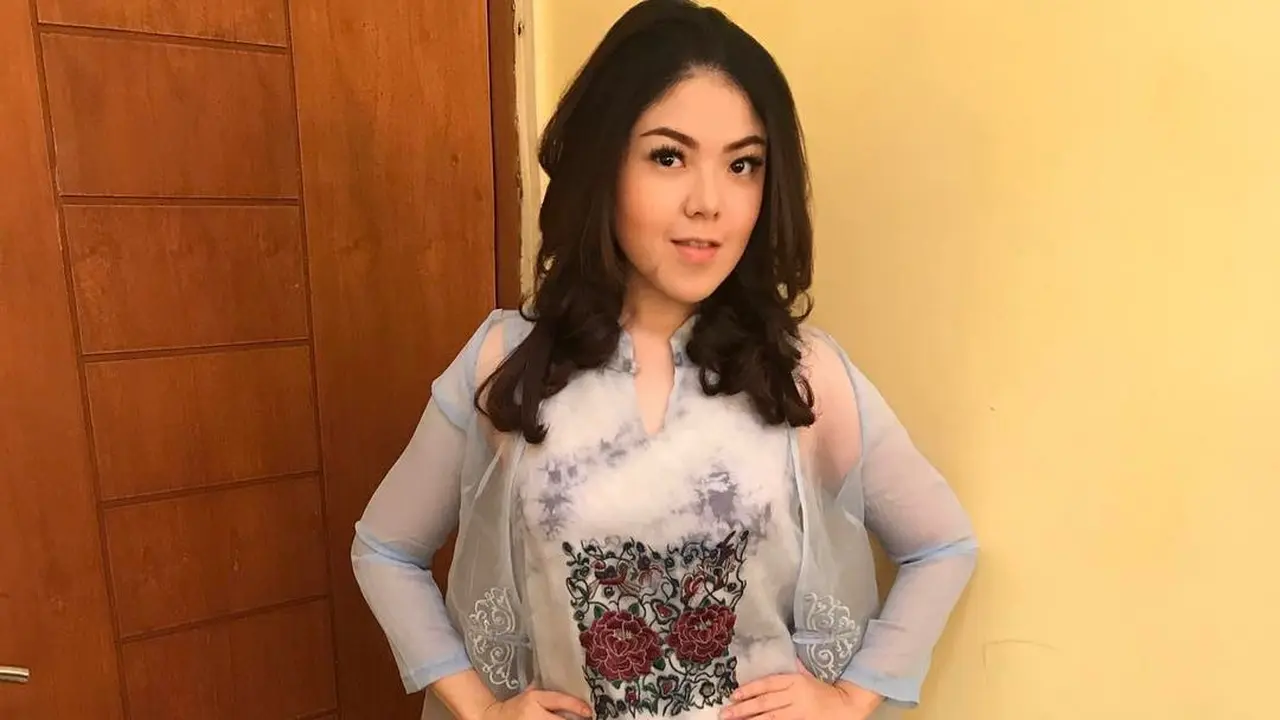 [Bintang] Tina Toon