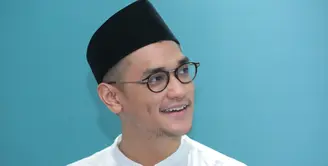 Sudah sejak lama direncanakan oleh penyanyi Afgansyah Reza untuk merayakan ultahnya tahun ini. Bertepatan dengan suasana puasa ia menjalaninya di China. (Adrian Putra/Bintang.com)