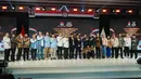 Debat perdana Pilkada KBB yang digelar oleh Komisi Pemilihan Umum (KPU) ini diharapkan dapat membuka visi-misi paslon sehingga masyarakat mampu memilih pemimpin yang tepat untuk Bandung Barat. Acara tersebut berjalan lancar dan kondusif dengan penampilan lima pasangan cabup dan cawabup. (Liputan6.com/IG/@ritchieismail)