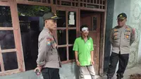 Opang (Baju Hijau) Dengan Luka Jahit di Kening Dan Hidungnya. (Senin, 09/01/2023). (Dokumentasi Polsek Kramatwatu).