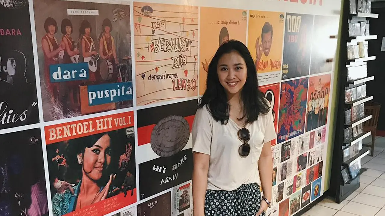 Ajak Generasi Muda Rajin Membaca Buku, Sherina Serukan Pentingnya Memiliki Pola Pikir Kritis dan Ilmiah.
